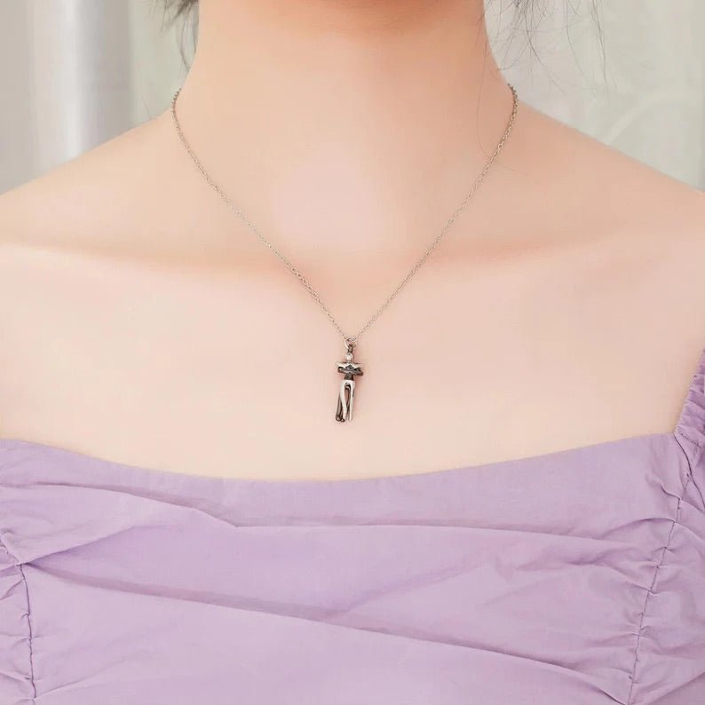 Mother Daughter Hugging Necklace