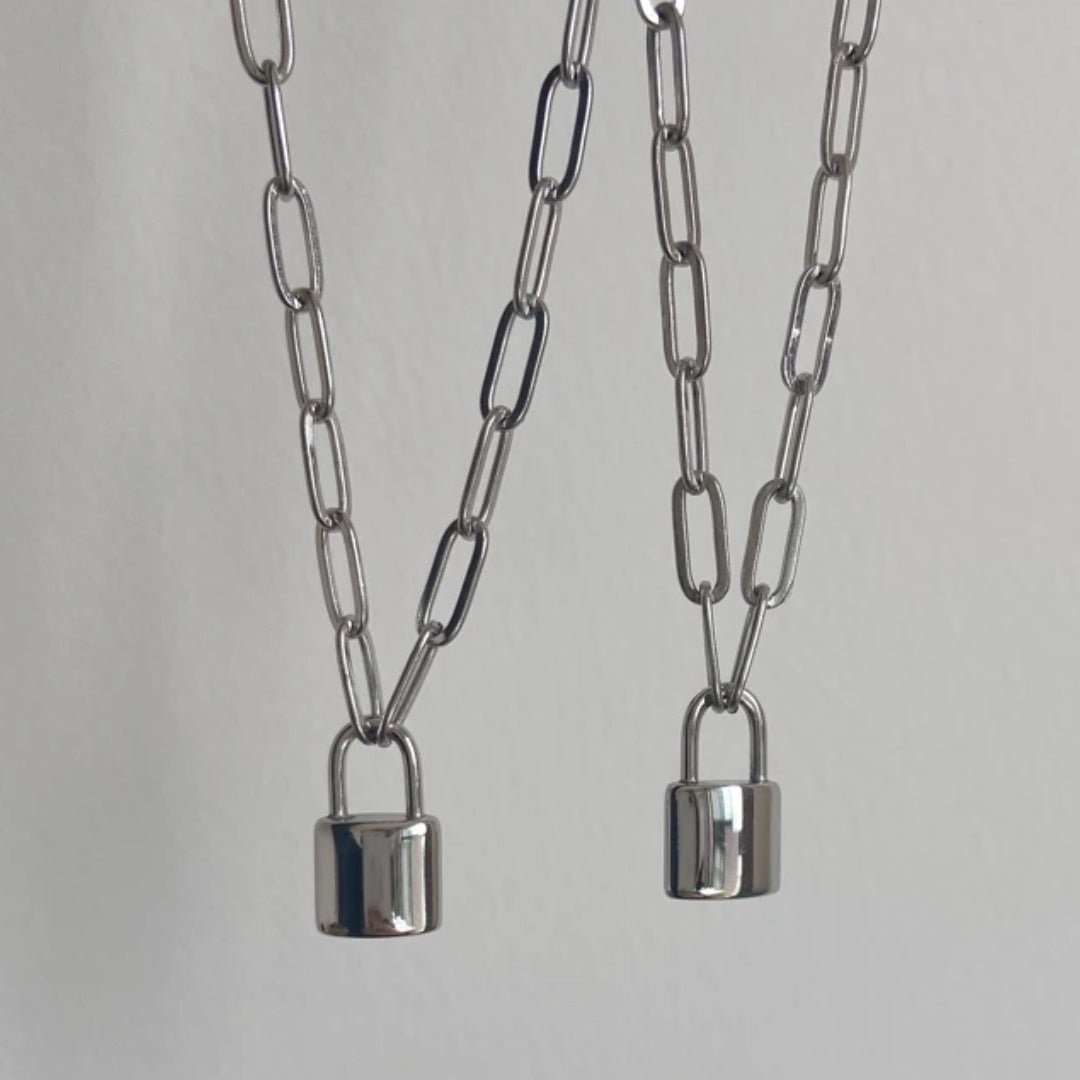Collar con candado y eslabones de madre e hija