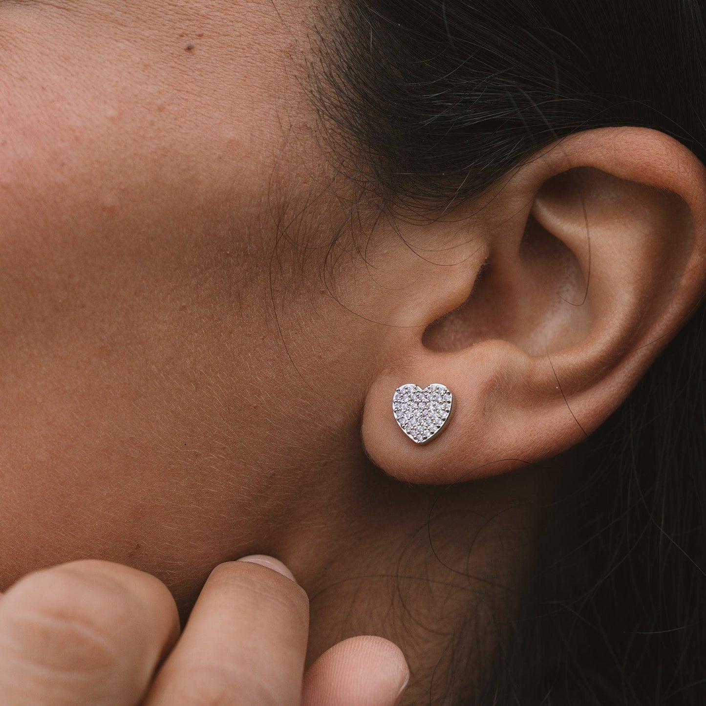 Pendientes de corazón pavé