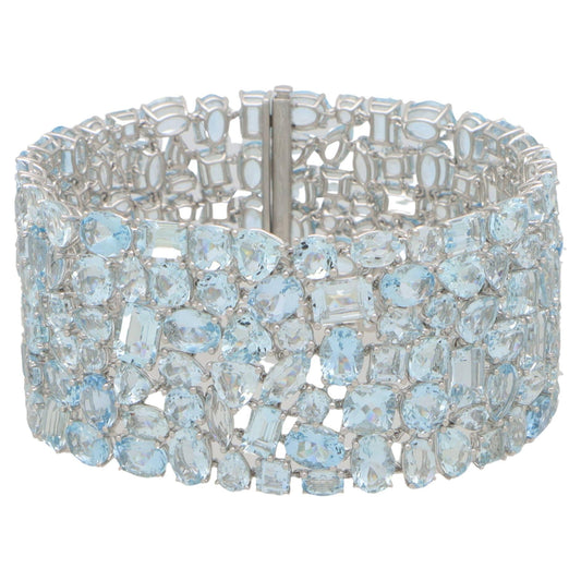 Aquamarine Bracelet: Blending Tradition and Modern Elegance