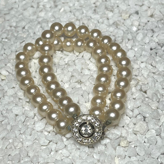 Embracing Elegance: The Vintage High Quality Faux Pearl Bracelet