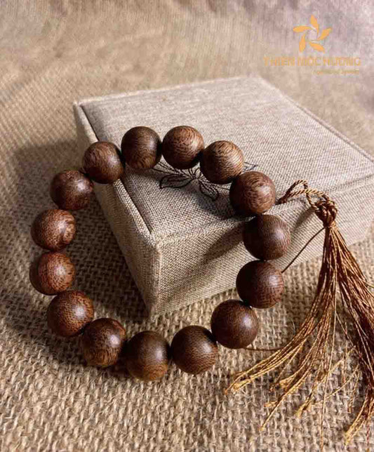 The Natural Beauty of Buddha Stones Agarwood Bracelets
