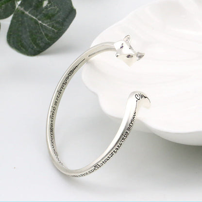 Brazalete de cobre con piedras de Buda y grabado de zorro