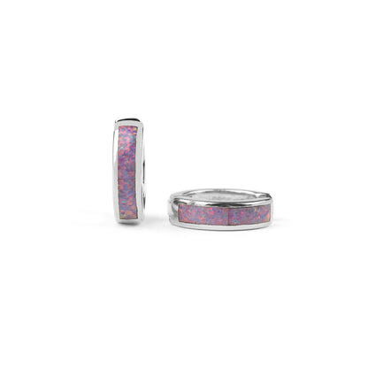 Huggie-Ohrringe mit Opal-Inlay
