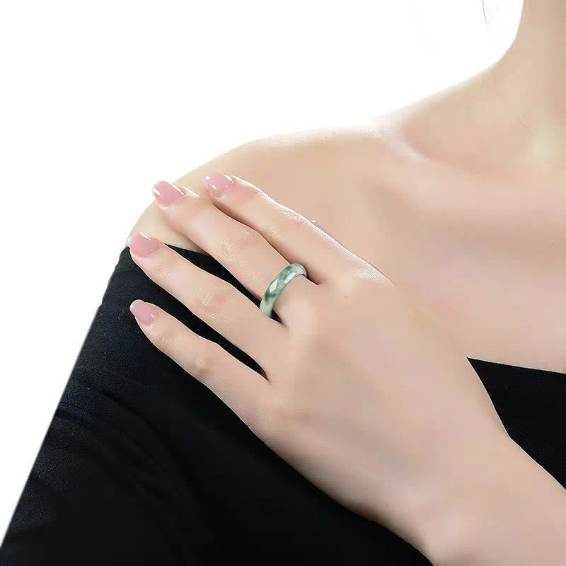 Anillo de jade verde natural con piedras de Buda para la suerte y la abundancia