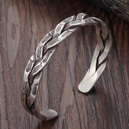 Brazalete con diseño retorcido de pez koi y piedras de Buda para la suerte y la riqueza