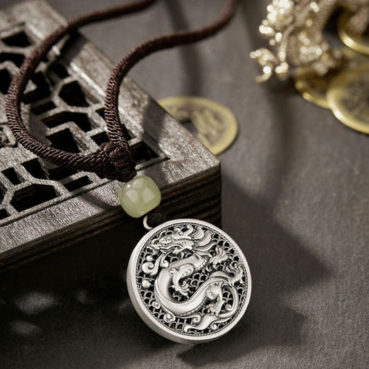 Collar con colgante de jade hetiano con el símbolo del Año del Dragón Fu en plata de ley 999 con piedras de Buda 