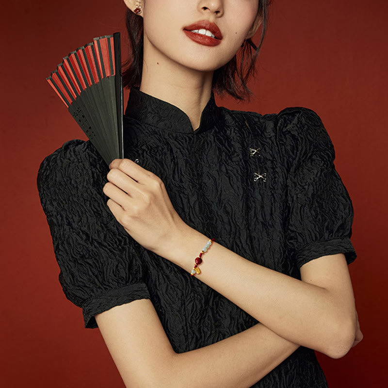 Pulsera de hilo rojo de la suerte con jade cinabrio y carácter Fu de Buda, chapada en oro de 24 quilates
