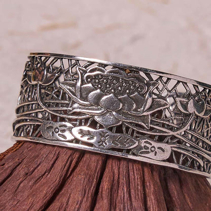 Pulsera de cobre bañada en plata con piedras de Buda, loto hueco, curación e iluminación.