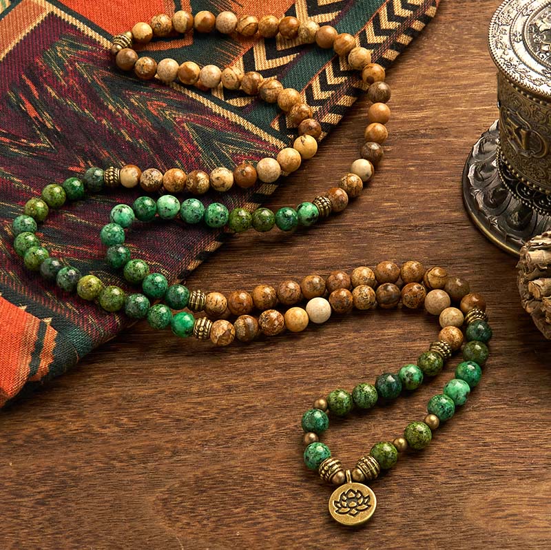 Pulsera con 108 cuentas de mala de Buda, piedra natural, jaspe, turquesa y loto. 