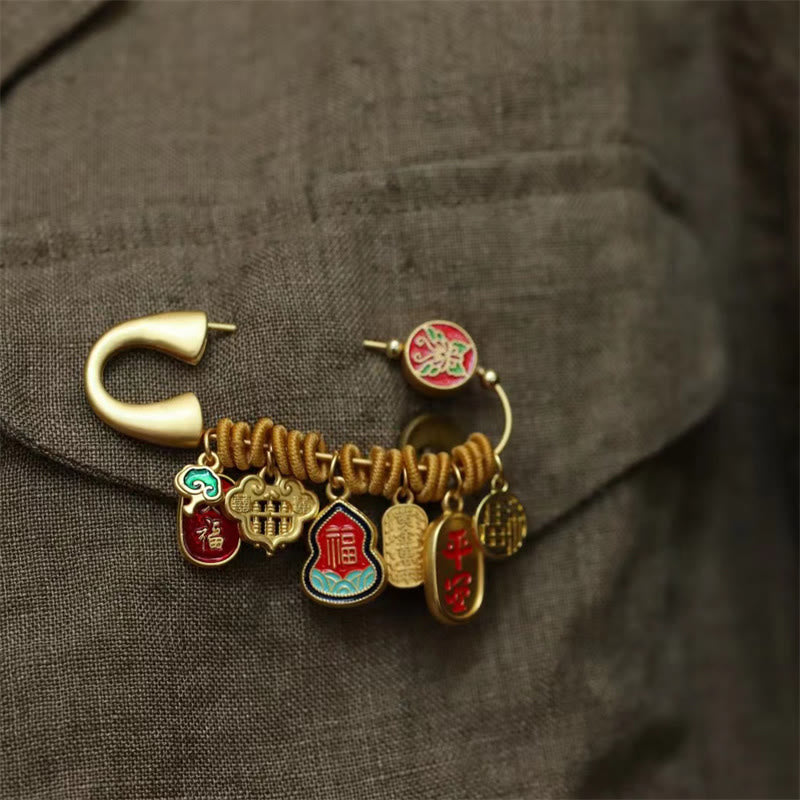 Broche de la fortuna de latón con diseño de mariposa y piedras de Buda Fu