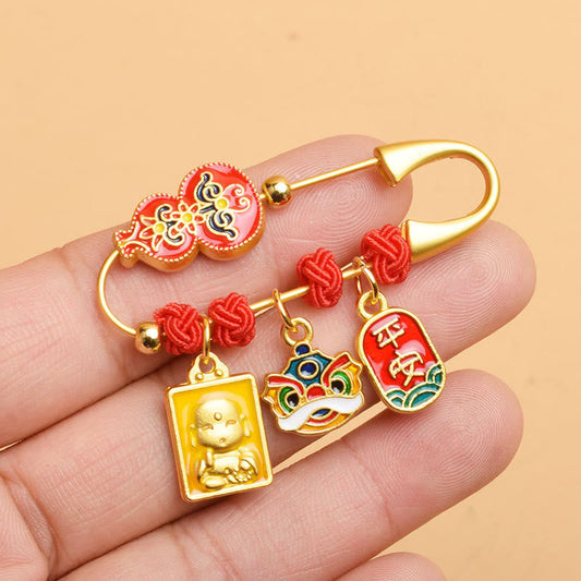 Broche de bendición de salud y seguridad con el personaje Fu de Buda, calabaza danzante y león.