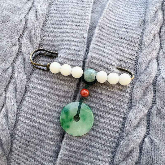 Broche de la suerte con hebilla de paz de jade con semillas de Bodhi y piedras de Buda