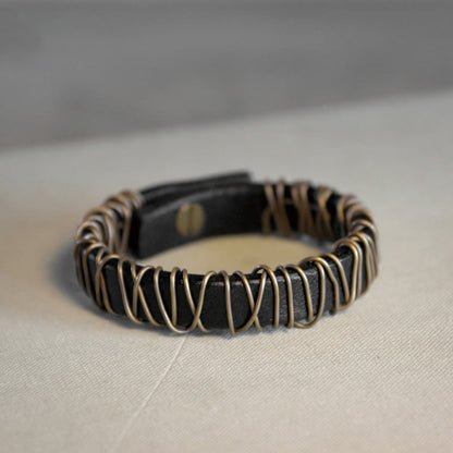 Pulsera de equilibrio con piedras de Buda, cuero vintage, cobre, latón y alambre enrollado