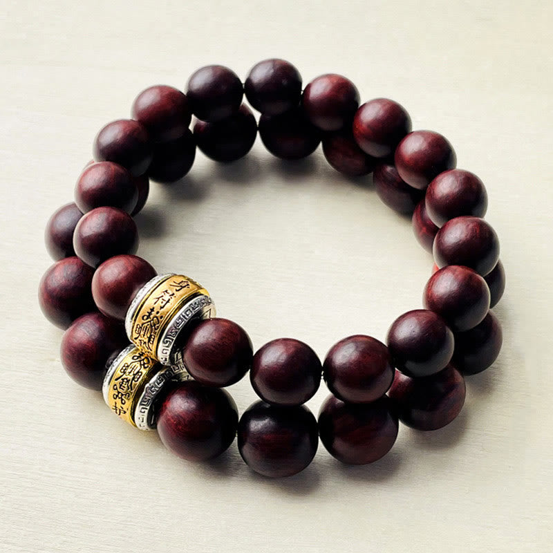 Pulsera protectora con amuleto de sándalo rojo y hojas pequeñas de Buda 