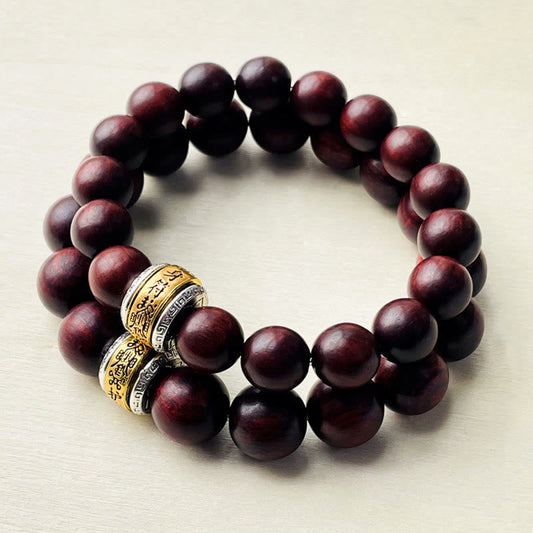 Pulsera protectora con amuleto de sándalo rojo y hojas pequeñas de Buda 