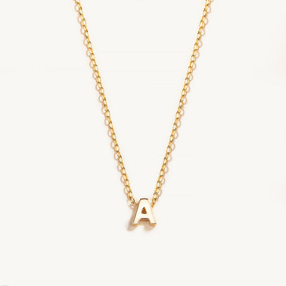 Collar con inicial pequeña 