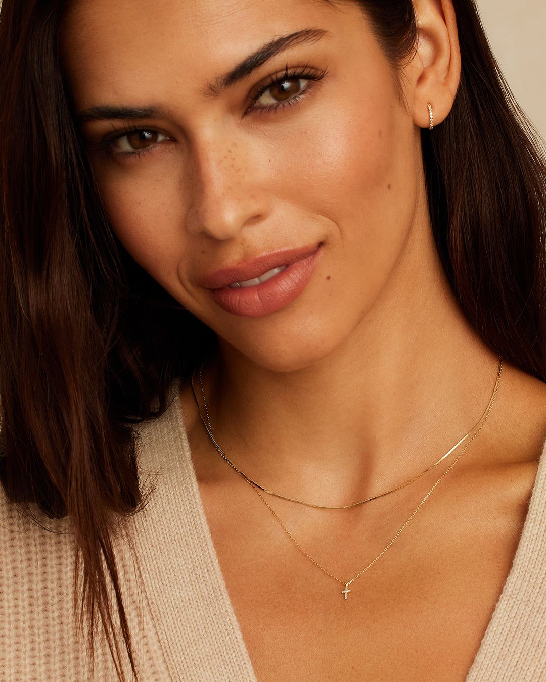 Collar de cruz de diamantes