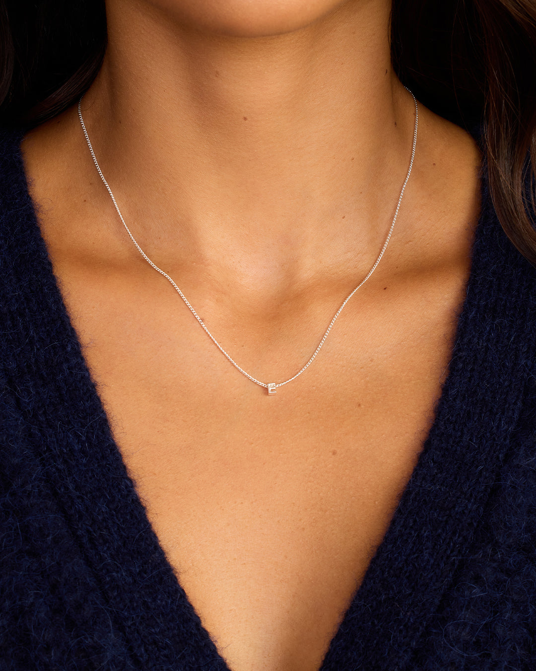 Collar con el alfabeto Wilder Mini