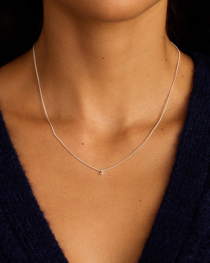 Collar con el alfabeto Wilder Mini