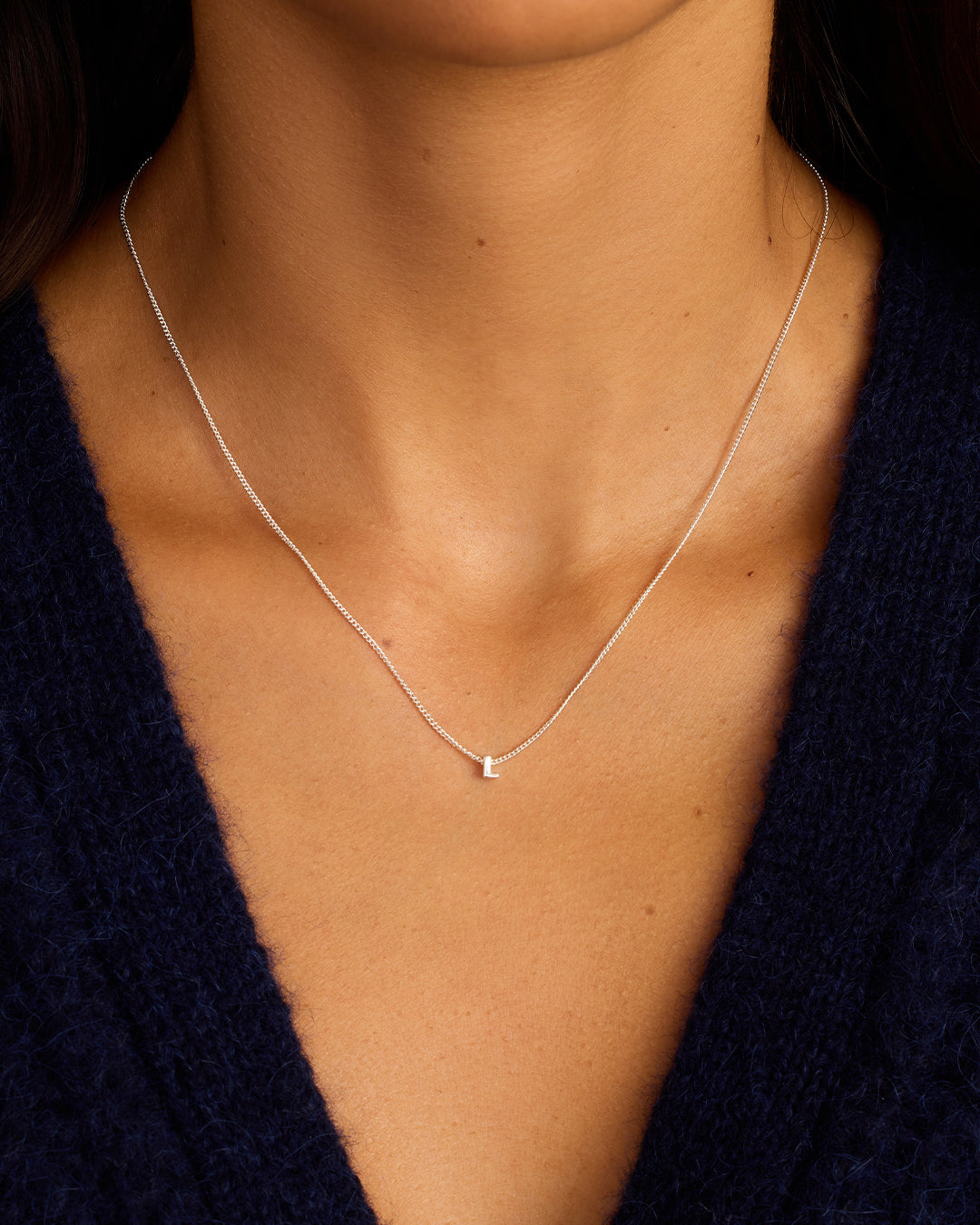 Collar con el alfabeto Wilder Mini