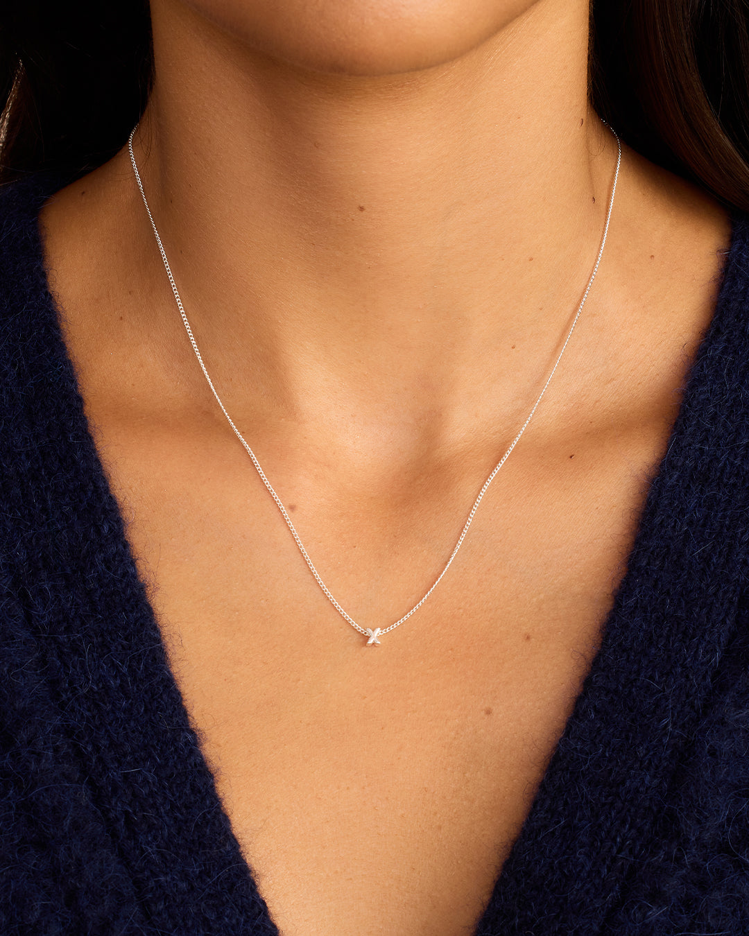 Collar con el alfabeto Wilder Mini