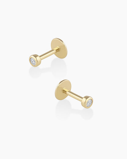 Pendientes clásicos con parte trasera plana de diamante