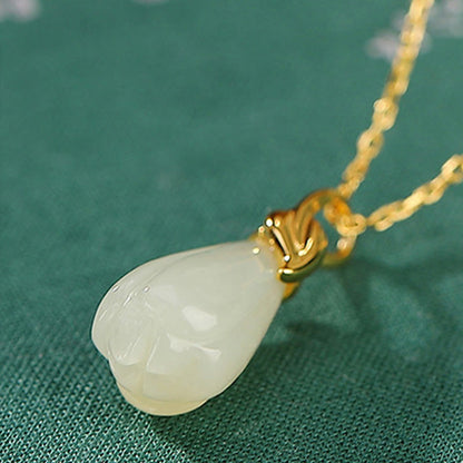 Collar con colgante de flor de magnolia y jade hetiano natural bañado en oro y plata de ley 925 con piedras de Buda 