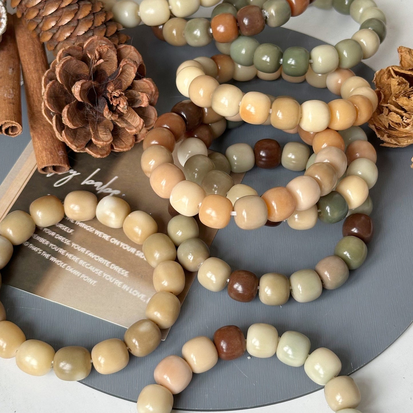 Pulsera Bodhi multicolor color café con leche de 12 mm (varios colores disponibles)