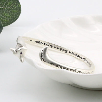 Brazalete de cobre con piedras de Buda y grabado de zorro