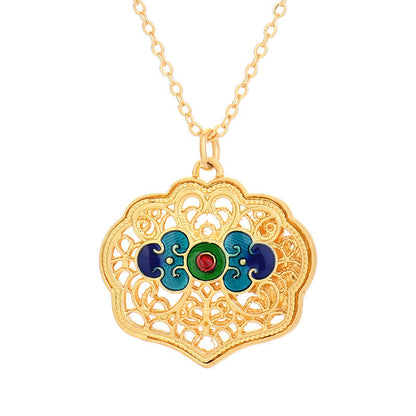 Collar con colgante de cobre de la suerte con nubes auspiciosas del Tíbet y piedras de Buda