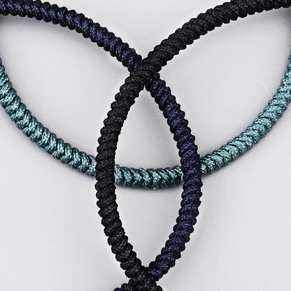 Pulsera tibetana de 3 piezas con nudo King Kong y amuleto de fuerza hecho a mano