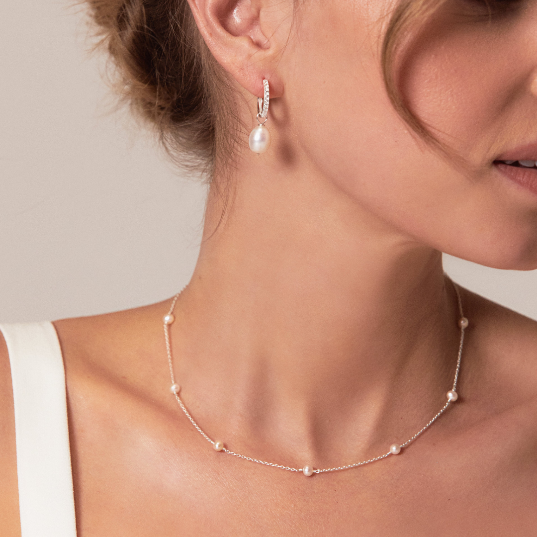 Conjunto de regalo de aros de perlas grandes estilo diamante de plata y gargantilla de diez perlas