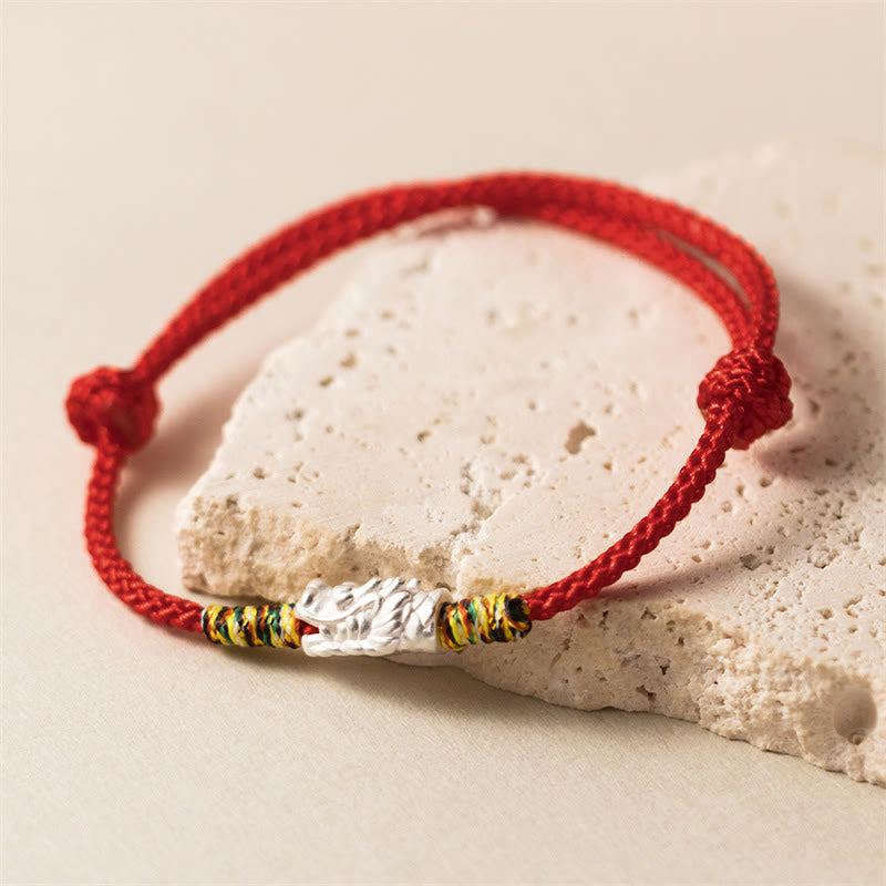 Pulsera de cuerda roja con piedras de Buda en plata de ley 925 y el Año del Dragón: Suerte y Fuerza