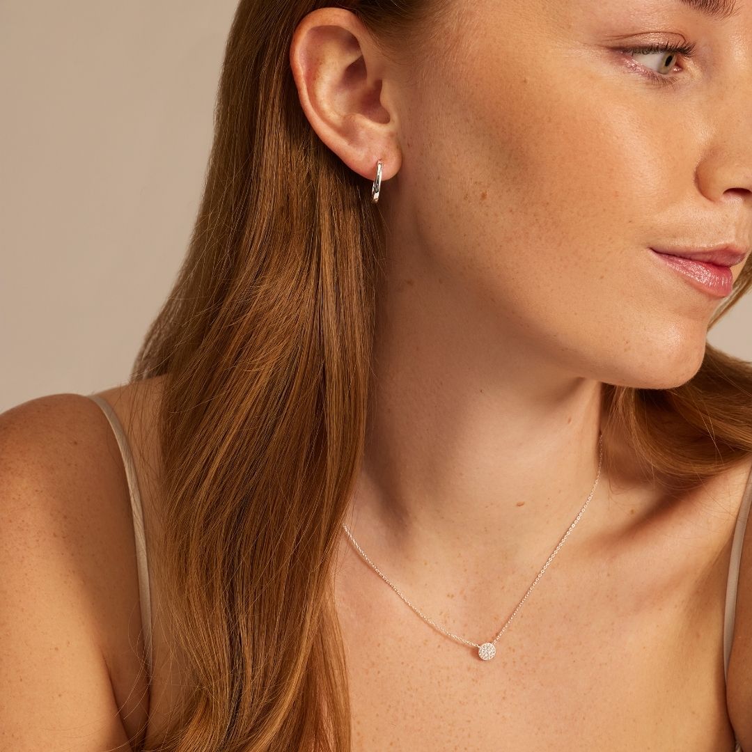 Collar circular con diamantes de plata