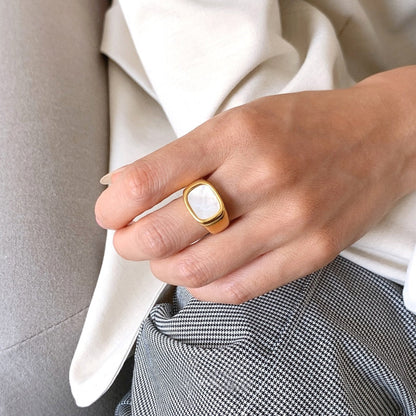 Anillo de ópalo