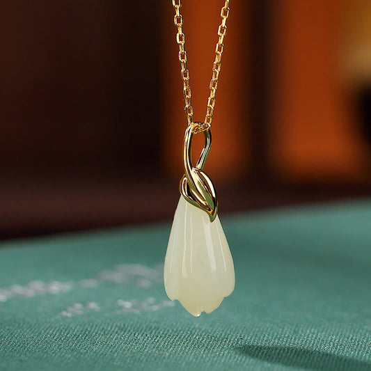 Collar con colgante de flor de magnolia y jade hetiano natural bañado en oro y plata de ley 925 con piedras de Buda 