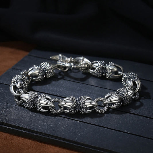 Pulsera de protección y fuerza con garra de dragón grabada con piedras de Buda