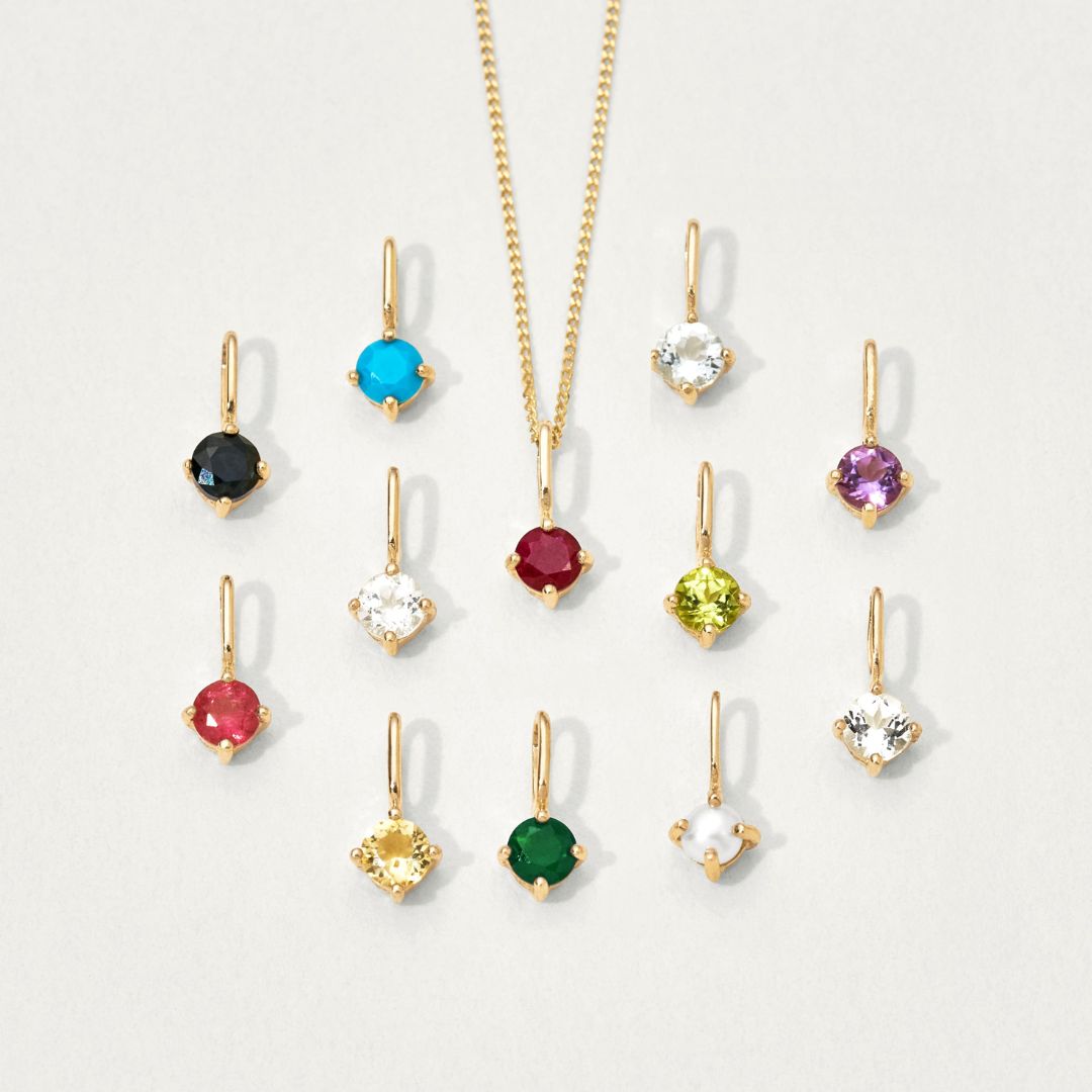 Charm individual de plata con piedra de nacimiento pequeña