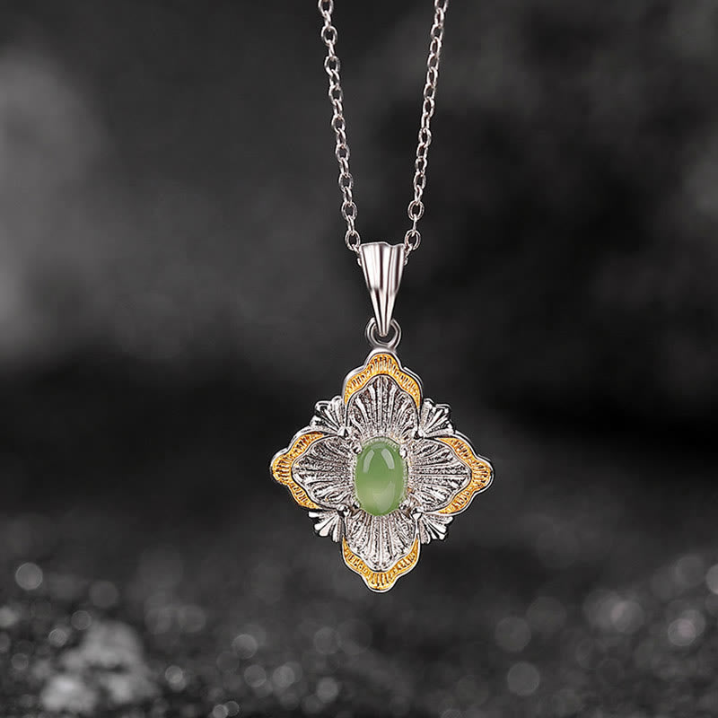 Collar con colgante de jade cian hetiano bañado en oro y piedras de Buda en plata de ley 925 con diseño de rombos para la buena suerte y la curación.