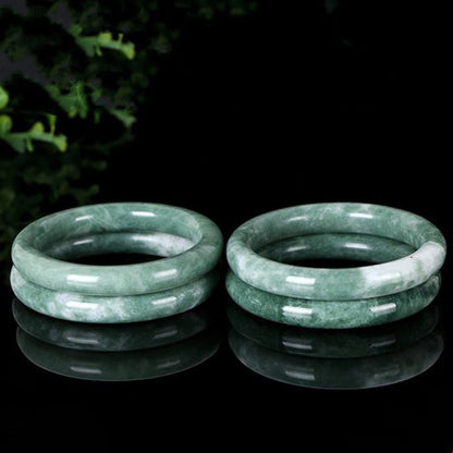 Buddha Stones Armreif aus natürlicher Jade mit Glücksbringer 