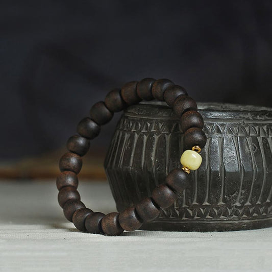 Buddha Stones Seltenes Brunei-Adlerholz-Bernstein-Armband mit Balance, Frieden und Ruhe