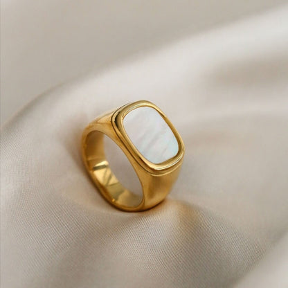 Anillo de ópalo