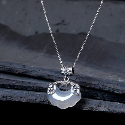 Collar con colgante de pez koi y candado de buenos deseos de calcedonia natural en plata de ley 925 con piedras de Buda