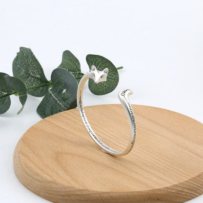 Brazalete de cobre con piedras de Buda y grabado de zorro