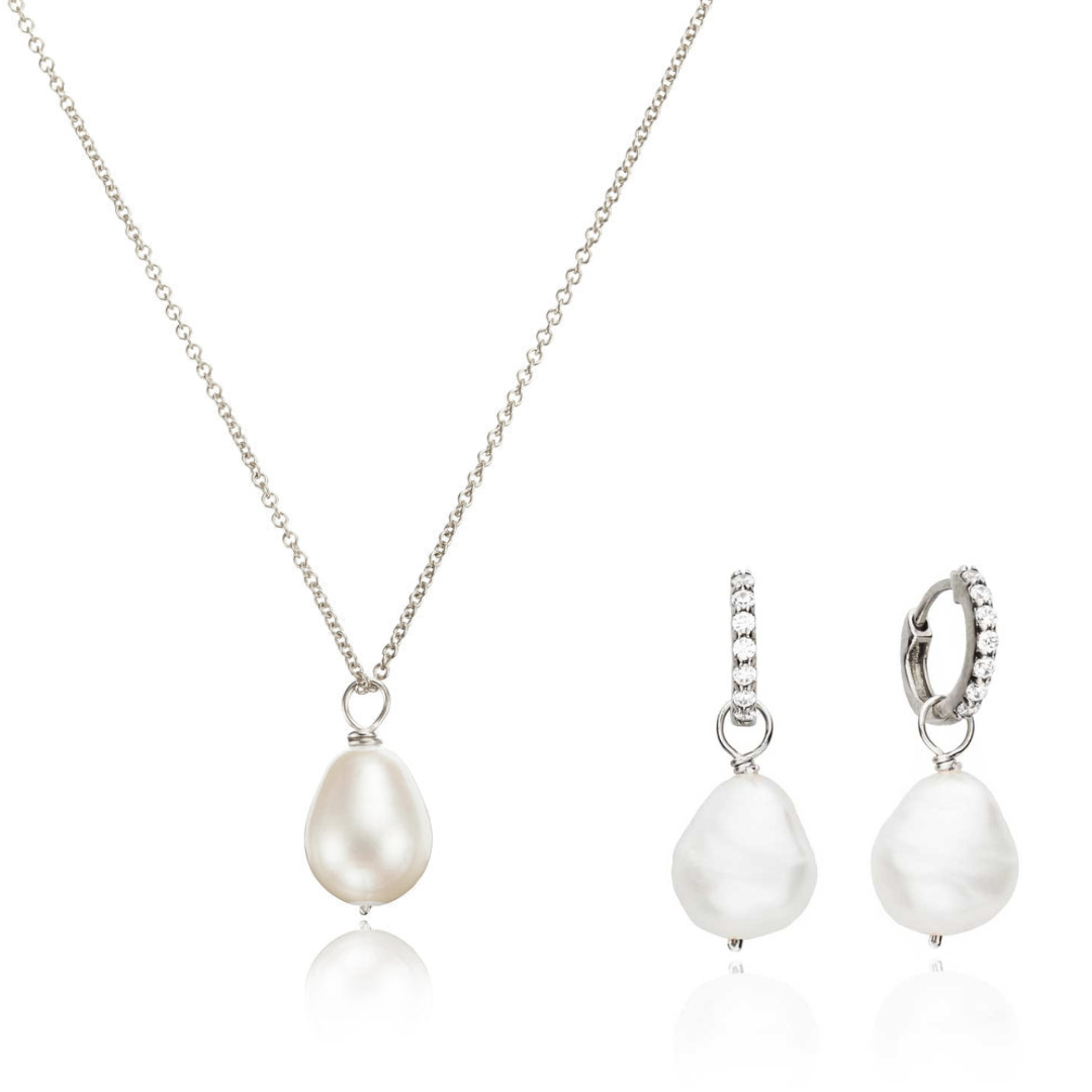 Conjunto de regalo de aros Huggies con perla plateada y collar de perlas grandes