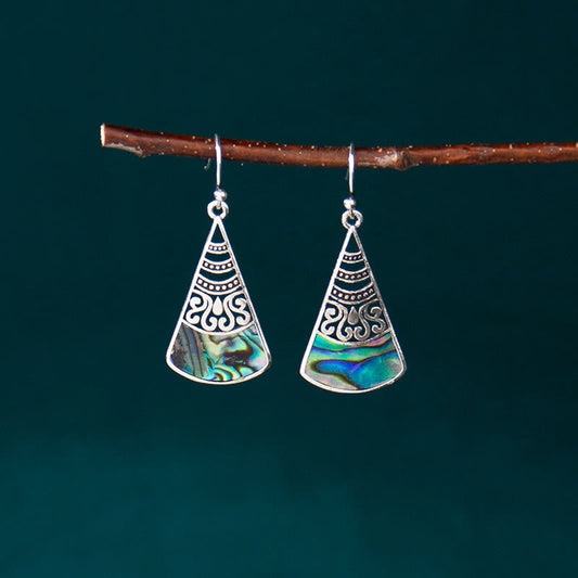 Pendientes colgantes de bendición con diseño hueco de piedra Tridacna de cobre y piedras de Buda