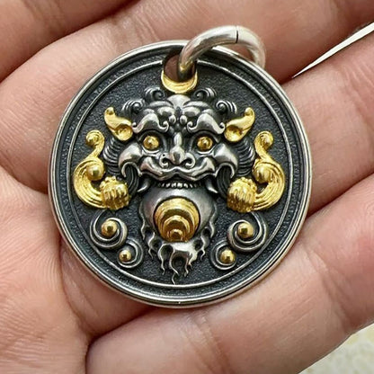 Collar con colgante de amuleto curativo Kirtimukha tibetano con piedras de Buda