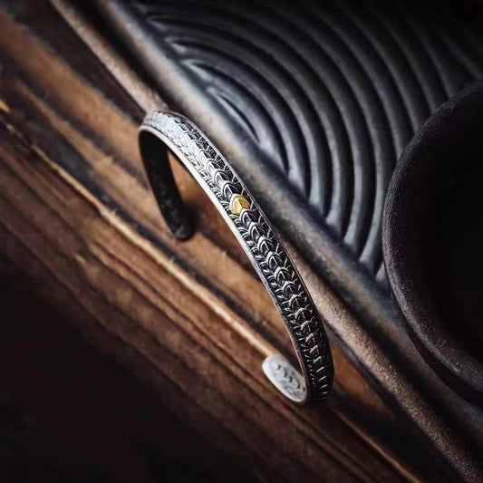 Brazalete de la suerte y la riqueza con diseño vintage de escamas de dragón y piedras de Buda