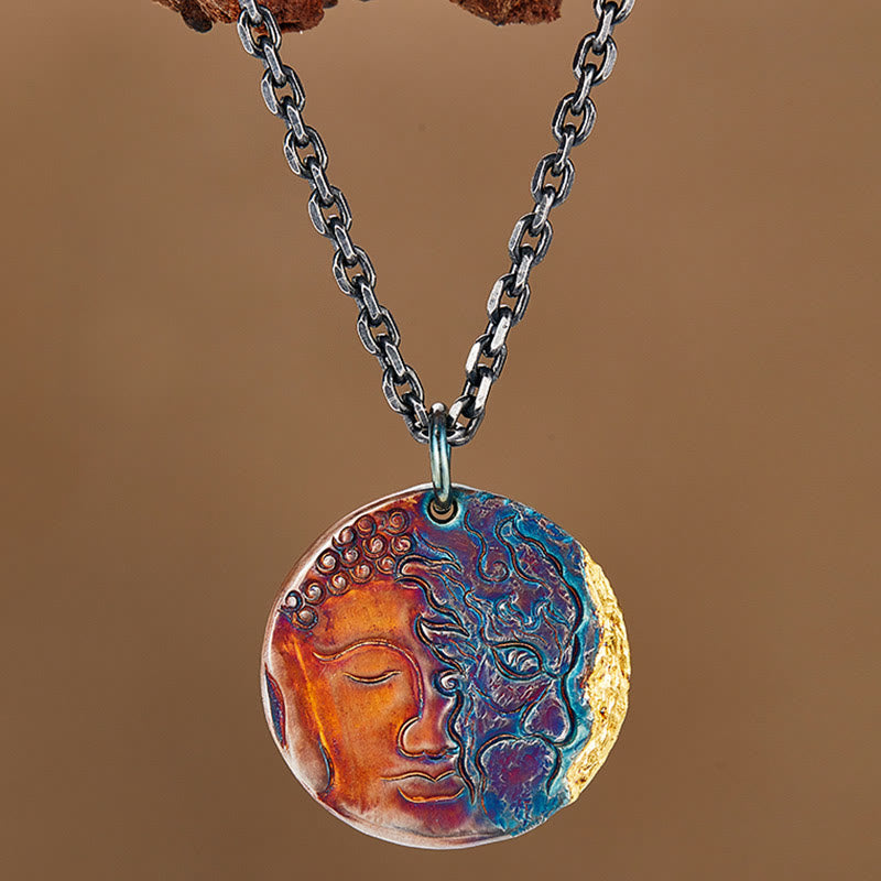 Collar con colgante de compasión, mitad demonio, mitad Buda, en plata de ley 999 y oro de 24 quilates, con piedras de Buda